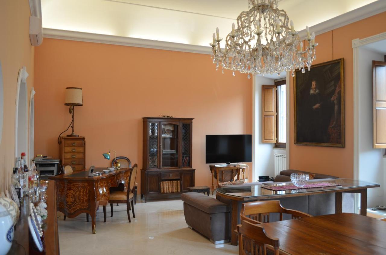 Elegante Appartamento Nel Centro Di Roma Kültér fotó